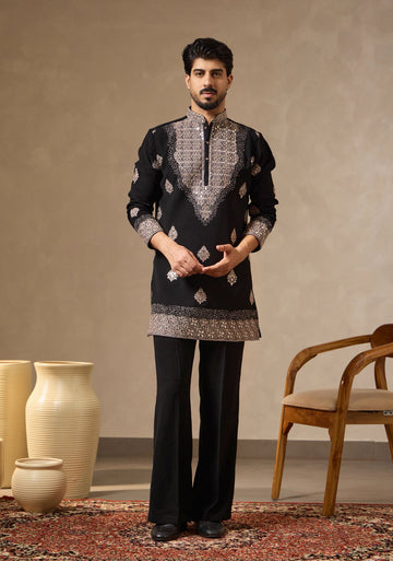 Black Embroidered Kurta with Mirror Work – Bestseller | Laromani